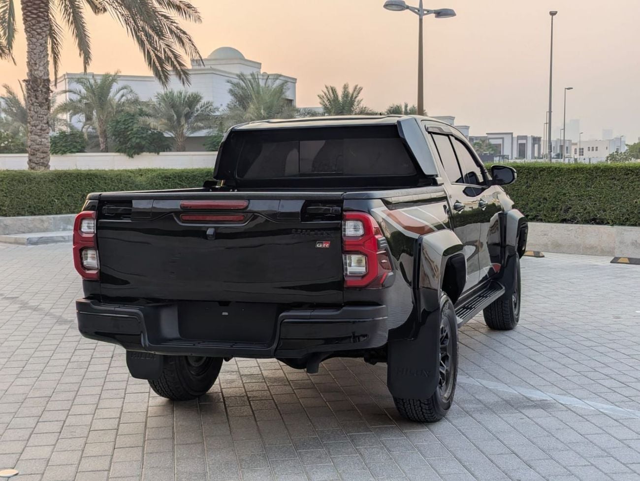Toyota Hilux GLX 2020 Toyota Hilux GR Sport GCC Specs Facelifted 2025 4x4 V4 2.7L Well-maintained