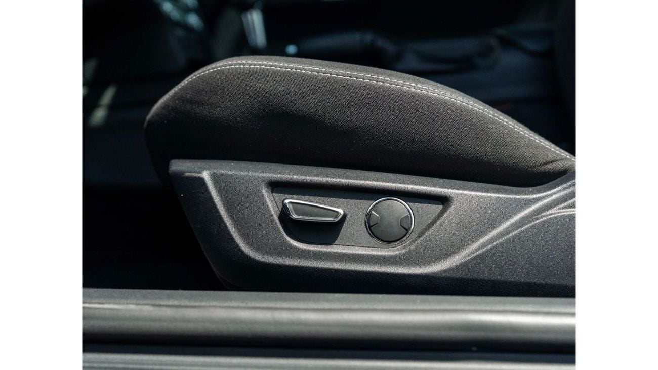 فورد موستانج AED 1,415 PM • MUSTANG V6 • LOW KM’S • FULL AL TAYER MOTORS FORD SERVICE HISTORY