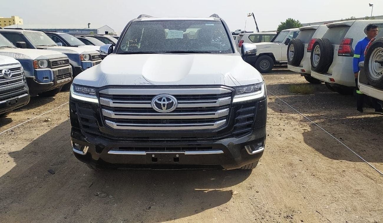 تويوتا لاند كروزر VX 3.3L TOYOTA LC300 VX+ 3.3L TWIN TURBO DIESEL