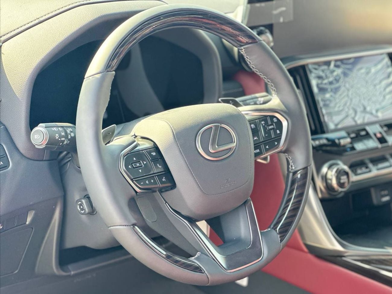 Lexus LX700h Urban Signature 3.5L HEV A/T // 2026 // Full With Radar & Head Up Disable , 360 Camera , Wireless Ch
