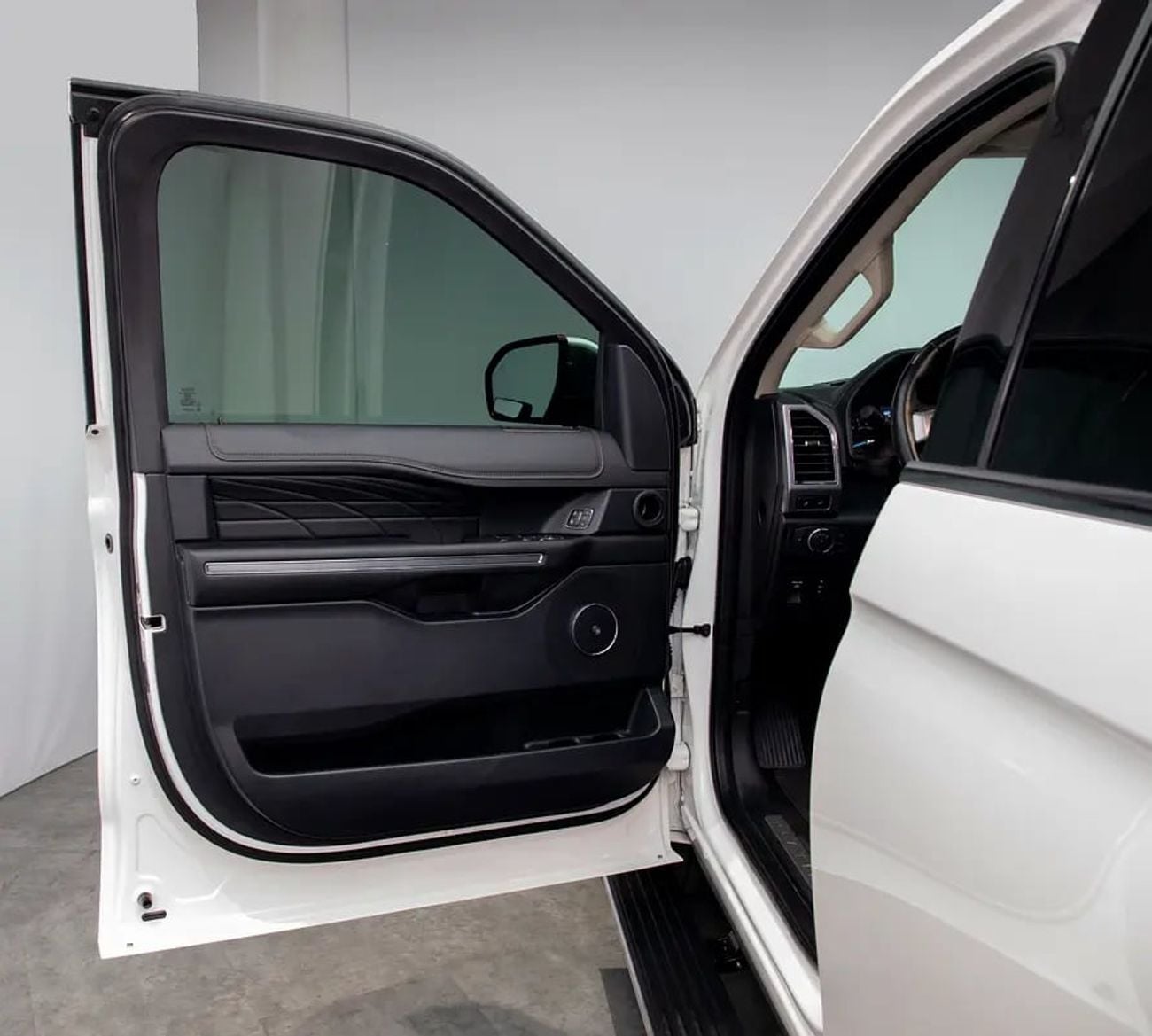 Ford Expedition PLATINUM FDSH• Al Tayer Warranty + Service Contract • GCC