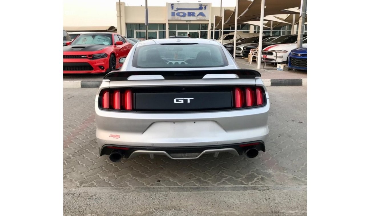 Ford Mustang GT Premium full option