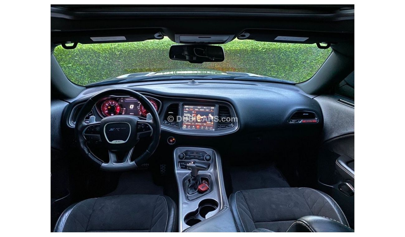 Dodge Challenger DODGE CHALLENGER SRT HELLCAT 2018 import Canada Clean title full service history perfect condition