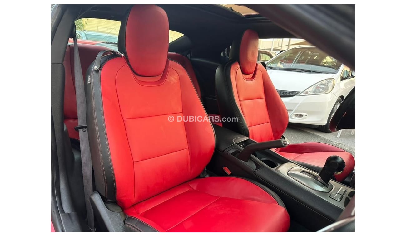 Chevrolet Camaro Gulf model 2013, leather hatch, cruise control, leather wheels and sensors in excellent condition