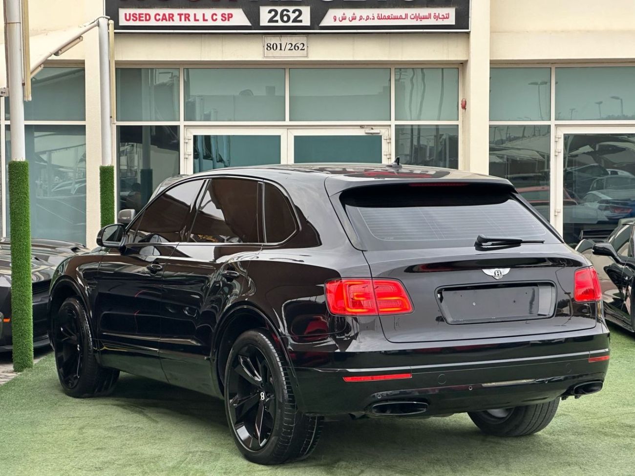 بنتلي بينتايجا BENTLEY BENTAYGA W12 GCC 2017 FULL OPTION ORIGINAL PAINT PERFECT CONDITION