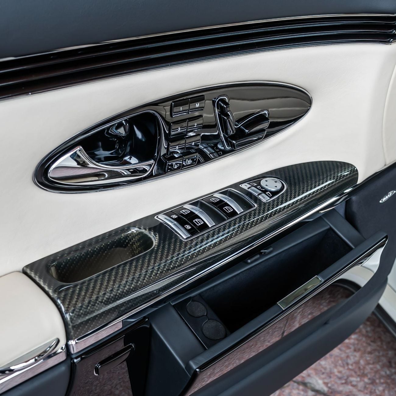 Mercedes Maybach 57  2009 - GCC Specs - 11,000KM-IMMCULATE CONDITION