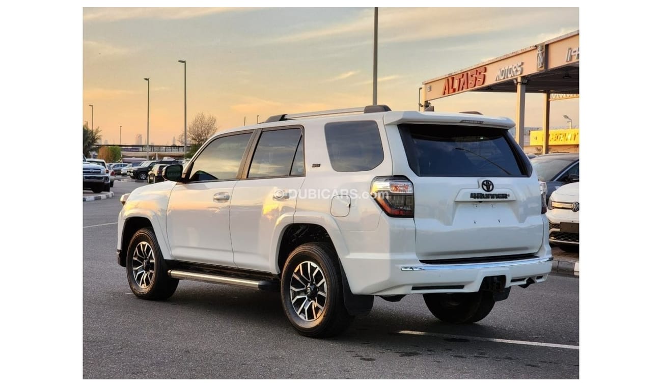 Used Toyota 4Runner LIMITED 4X4 2019 for sale in Dubai - 696552