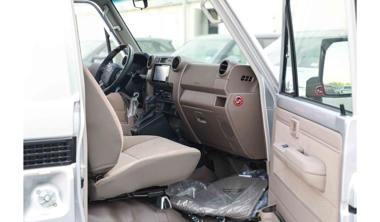 Toyota Land Cruiser Pick Up 2024 Toyota LC79 Single Cab 4.0 - SILVER inside BEIGE | Export Only