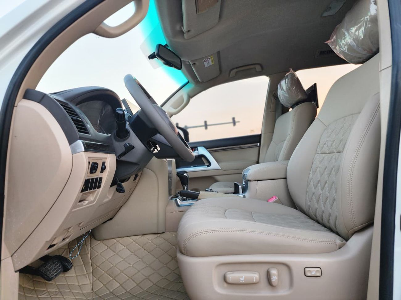 Toyota Land Cruiser GXR V6 MODEL 2014 UPGRADE 2024