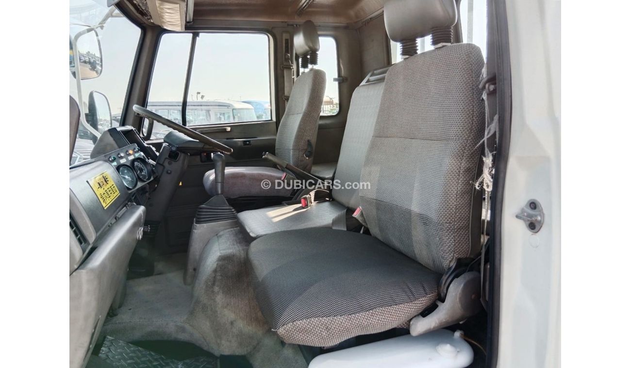 Isuzu Forward ISUZU FORWARD RIGHT HAND DRIVE(PM00351)