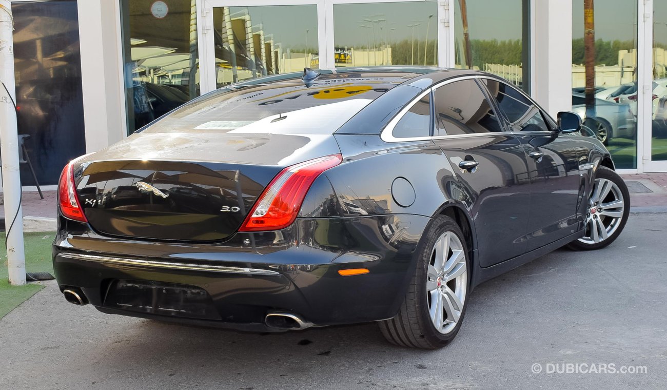 Jaguar XJ L 3.0 V6  Full Service History