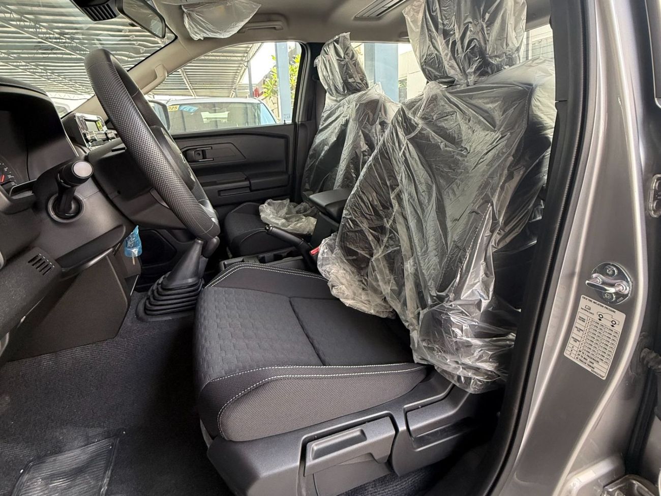 Mitsubishi L200 chrome package 4x4 M/T 18 inch alloy rims **EXPORT ONLY**التصدير فقط خارج الخليج**