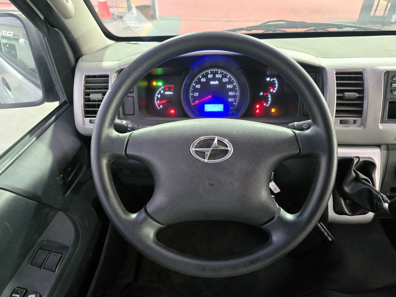 Joylong A4 JOYLONG A4 Bus 2.5L V4 Diesel 15 Seats   White color 2023 Model
