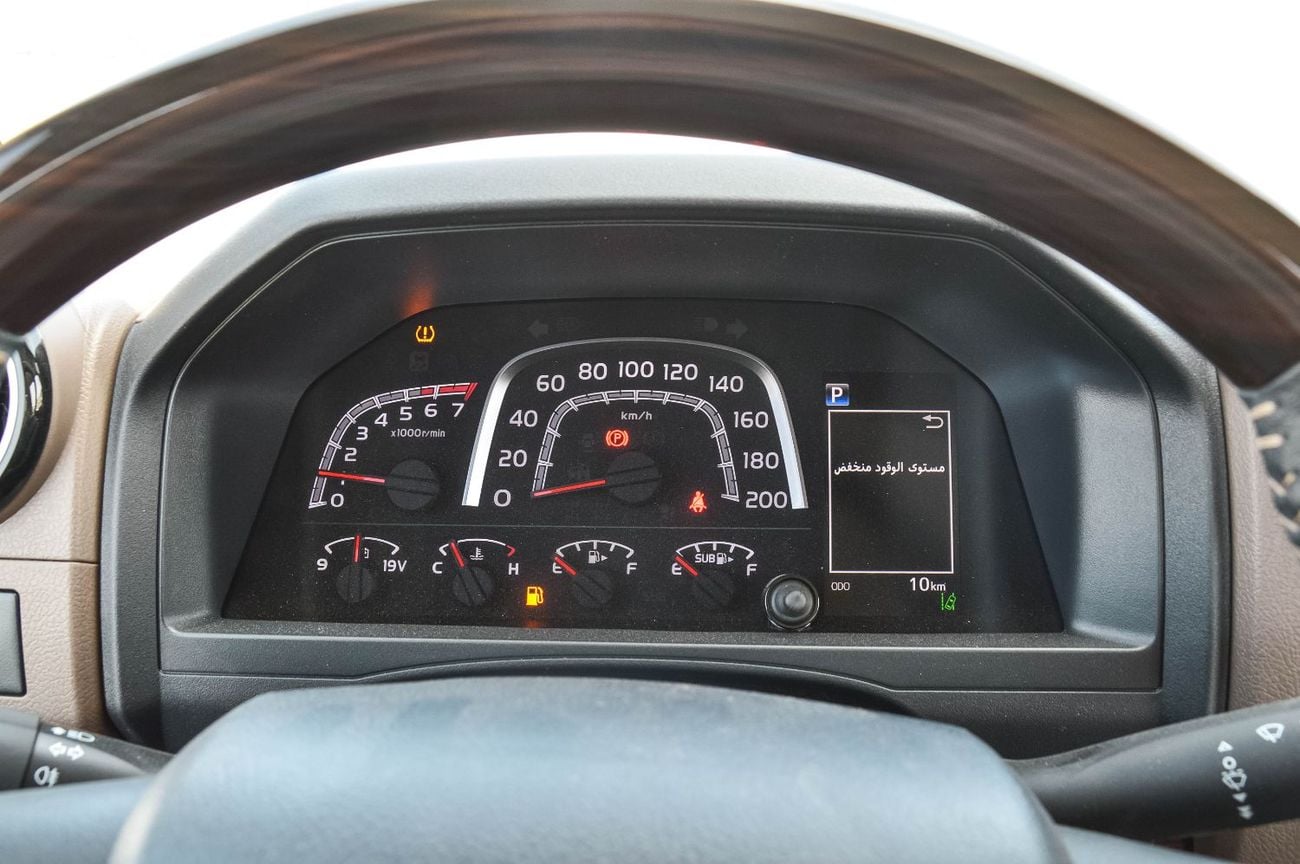 تويوتا لاند كروزر بيك آب TOYOTA LAND CURISER 79 4.0L 4WD PETROL SC PICKUP 2025