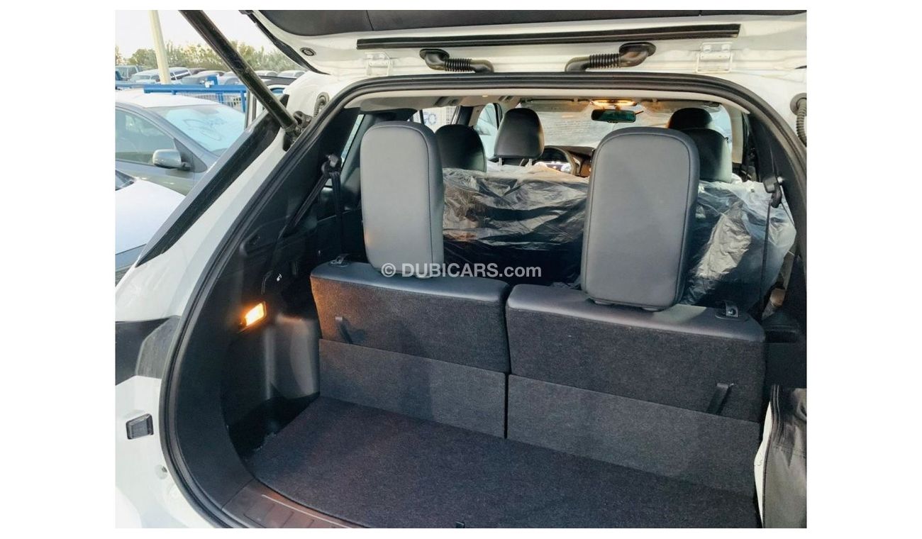 Mitsubishi Outlander BRAND NEW MITSUBISHI OUTLANDER GCC SPEC 2.5L SUV 4WD 7 SEATER 5 DOOR DUAL A/C PANORAMIC SUNROOF AVIL