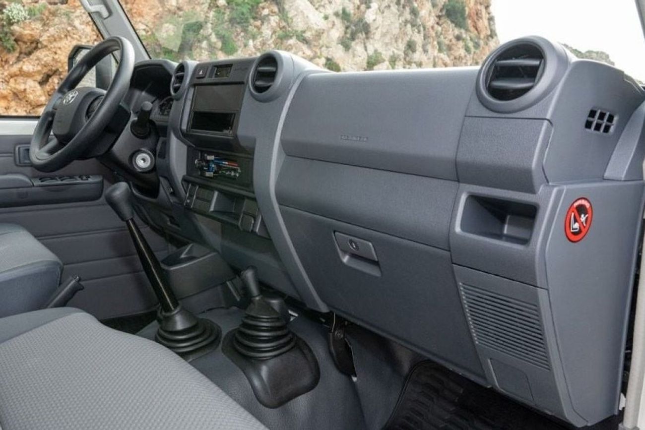 Toyota Land Cruiser Pick Up Land Cruiser Pick Up D/C 4.2L Diesel M/T 2024