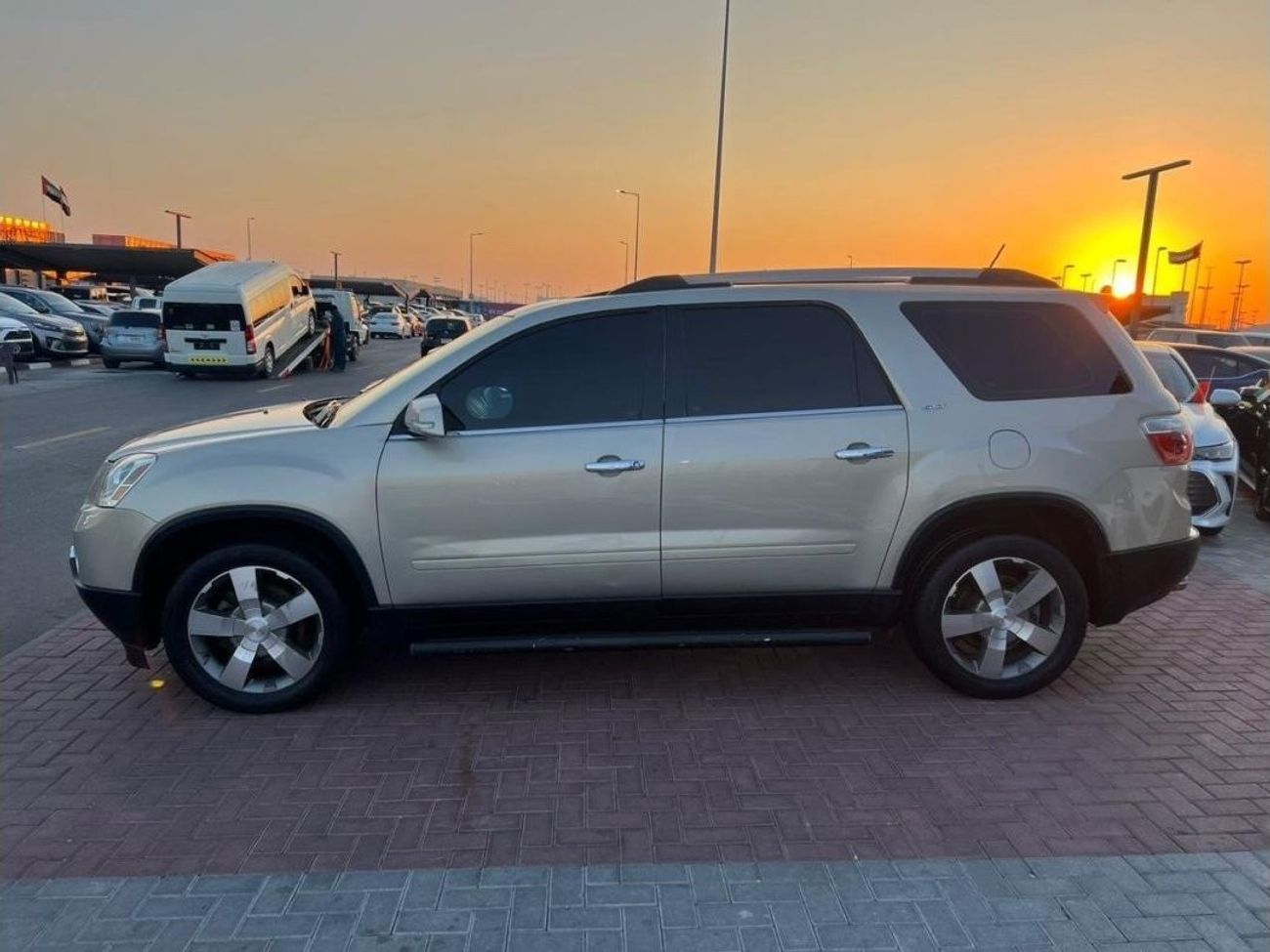 GMC Acadia Full option ‏خليجي