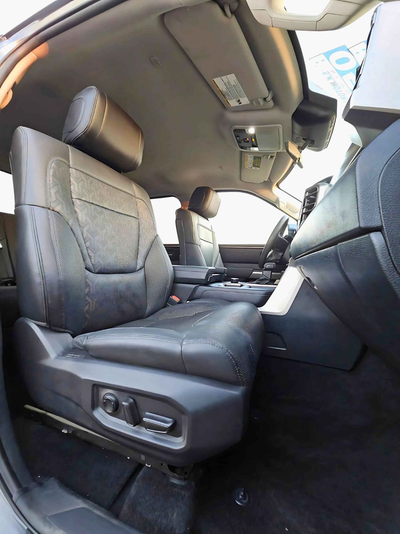 تويوتا تاندرا CREWMAX TRD SR5/ 4WD/ LOW MILEAGE/ ORG AIRBAG/ 2156 MONTHLY/ LOT#9666