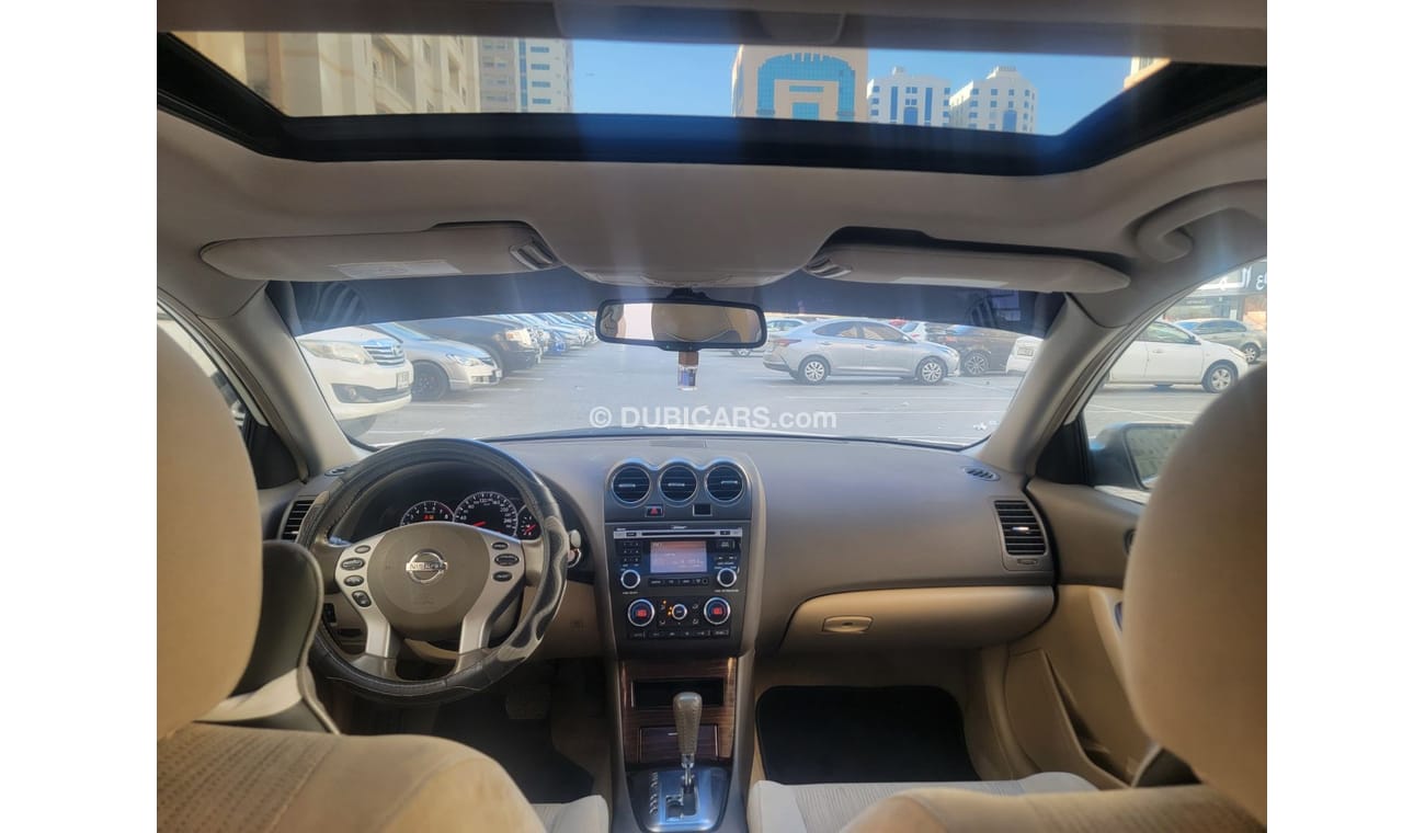 نيسان ألتيما