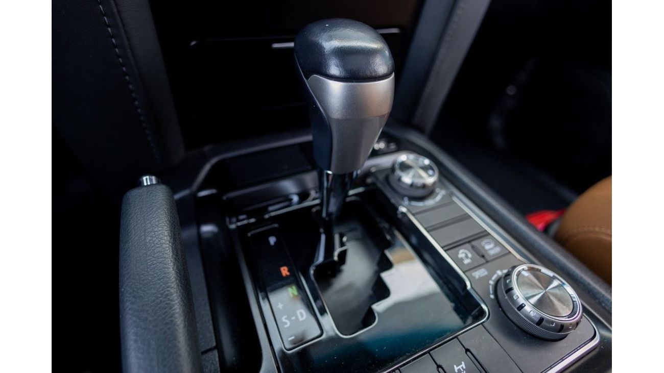 تويوتا لاند كروزر GXR3