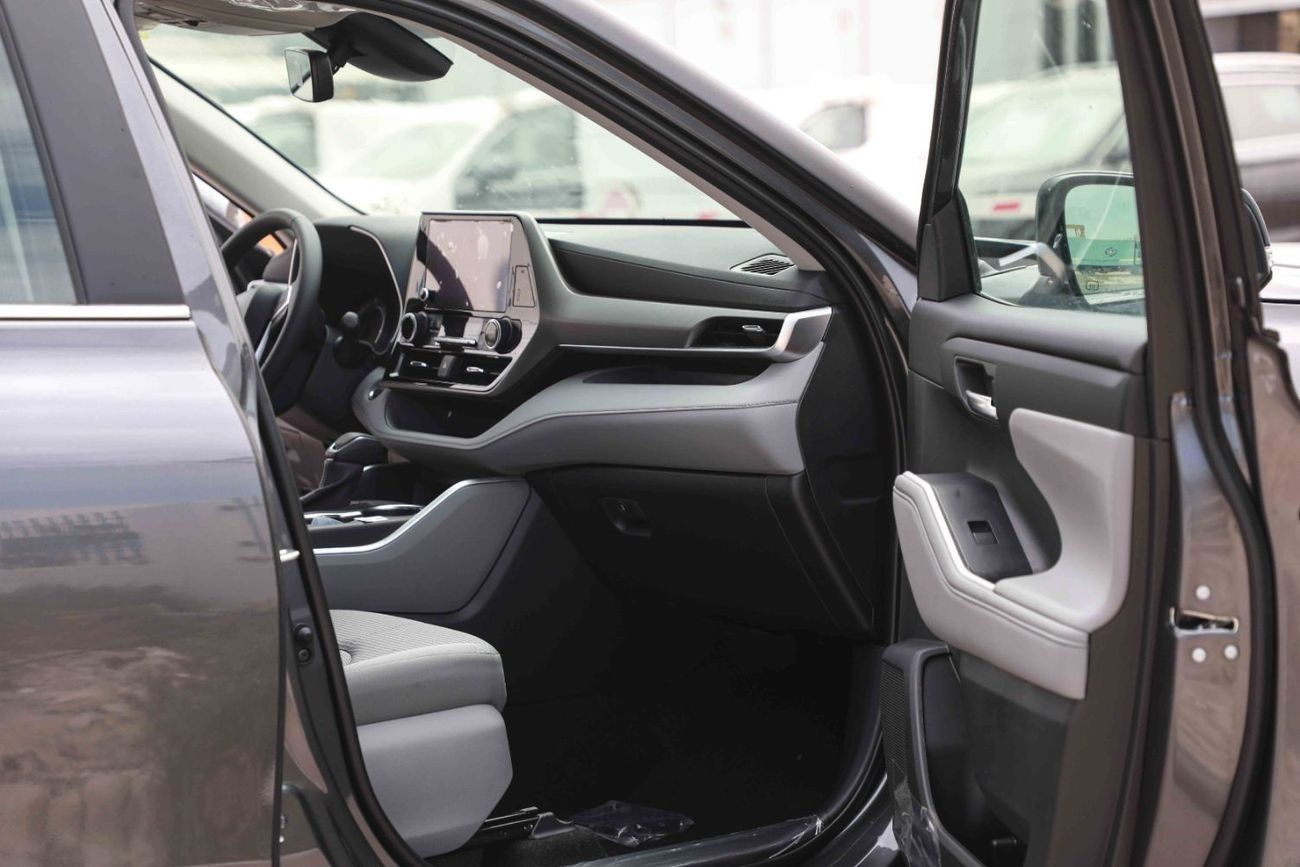 Toyota Highlander 2024 TOYOTA HIGHLANDER XLE 2.5 - Hybrid - GREY METTALIC inside GREY | Export Only