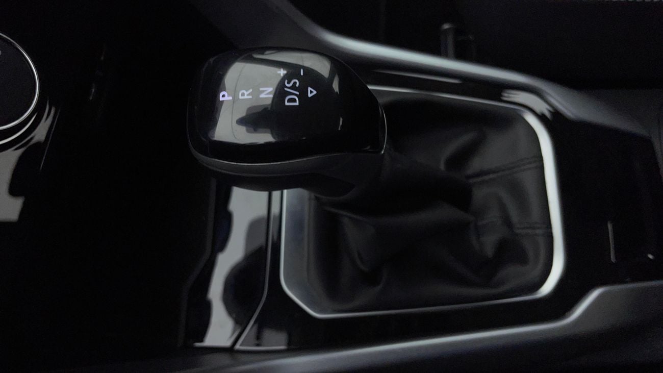 فولكس واجن T ROC 2024 LIFE | AED 1086/Month | 0 DP | 30 Day Return | Warranty | Service History