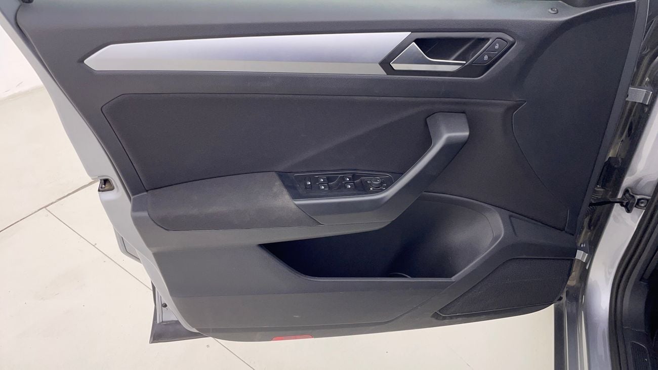 فولكس واجن T ROC 2024 LIFE | AED 1086/Month | 0 DP | 30 Day Return | Warranty | Service History