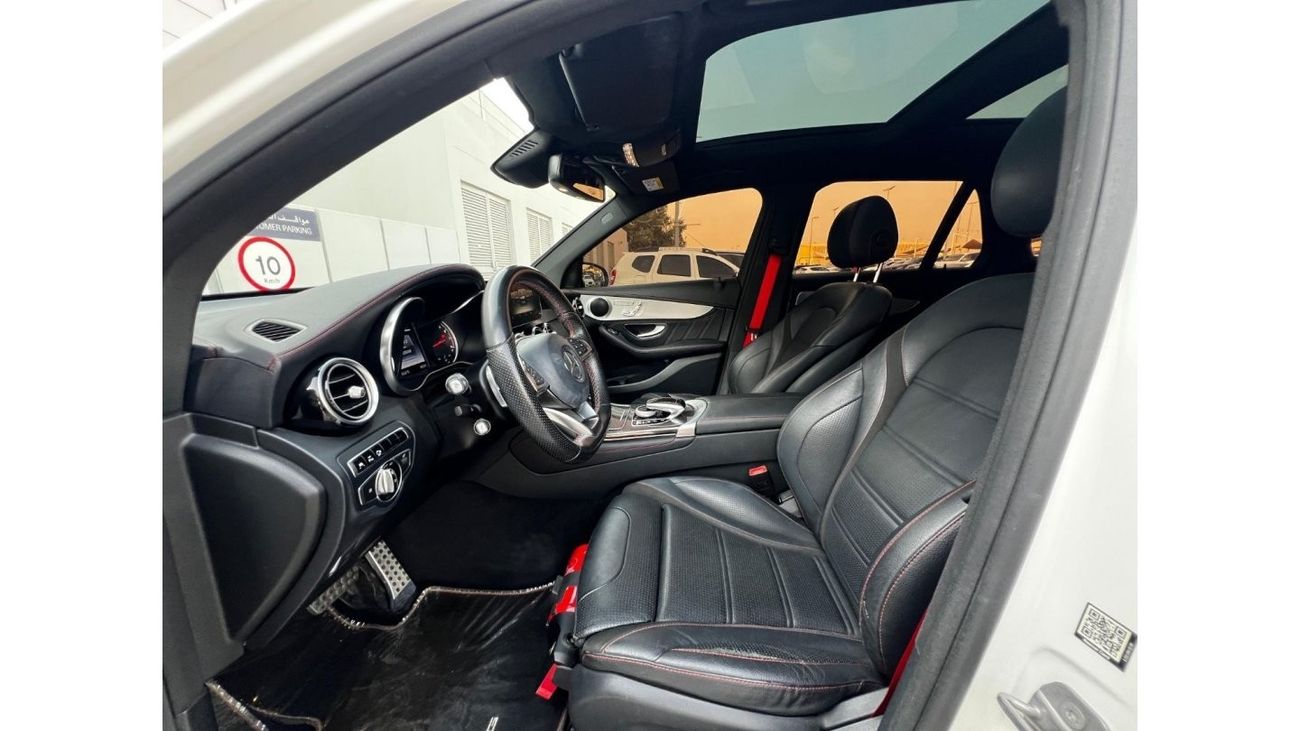 Mercedes-Benz GLC 43 MERCEDES GLC-43 GCC 2017 ORGINAL PAINT // ACCIDENT FREE // PERFECT CONDITION