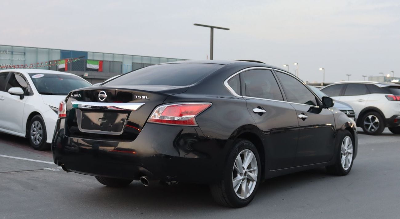 نيسان ألتيما نيسان ألتيما -2015 - خليجى - بمحرك 3.5 - بدون حوادث - وبحاله ممتازه