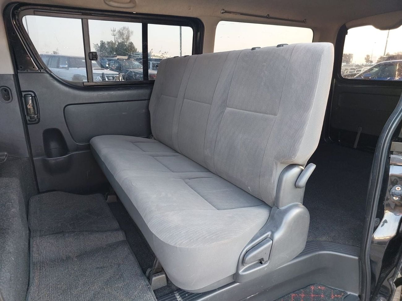 Toyota Hiace 2011 TOYOTA HIACE VAN RHD PETORL AUTOMATIC 2.0 CC(PM46101)