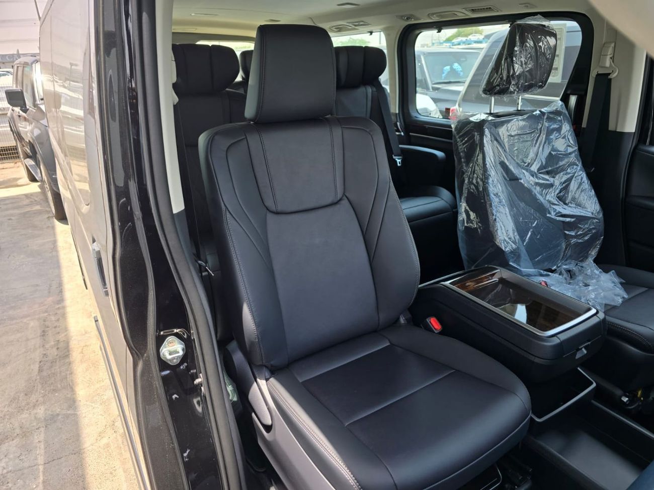 Toyota Granvia 3.5L V6 PETROL PREMIUM  6 SEATER FULL OPTION