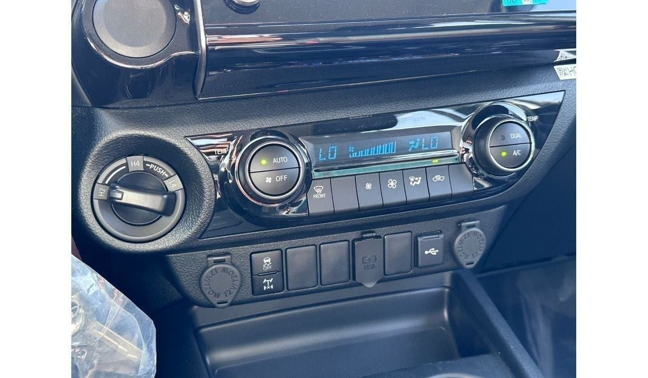 Toyota Hilux DC 2.4L DIESEL AUTOMATIC