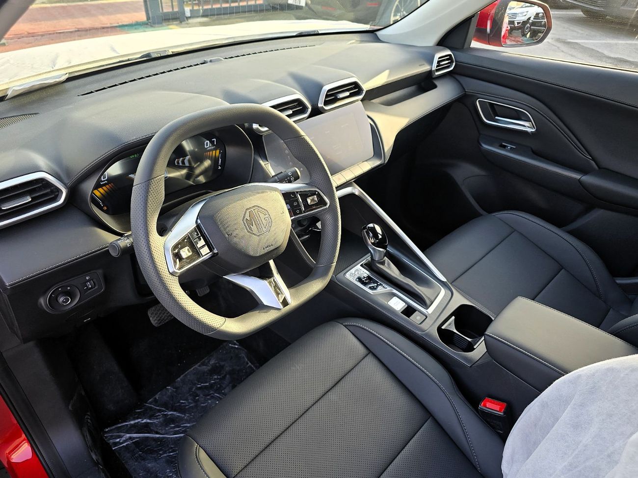 أم جي ZS Mg Zs Comf 1.5l A/T SUV FWD Leather seats Red Color 2026