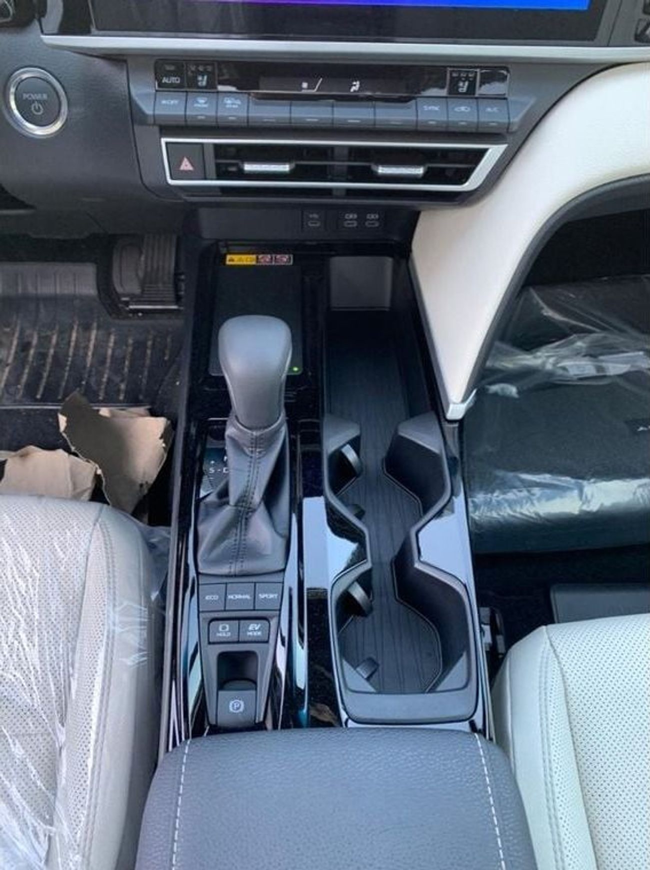 Toyota Camry 2025 TOYOTA CAMRY LIMITED 2.5L V4 HYBRID FULL OPTION