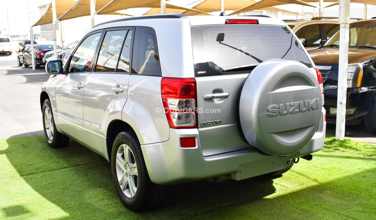 Suzuki Grand Vitara Gulf model 2008 Forwell silver color in excellent condition