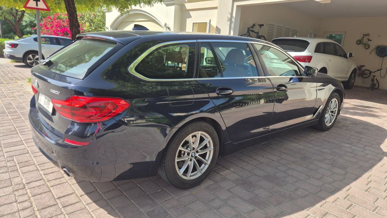 بي أم دبليو 520i TOURING