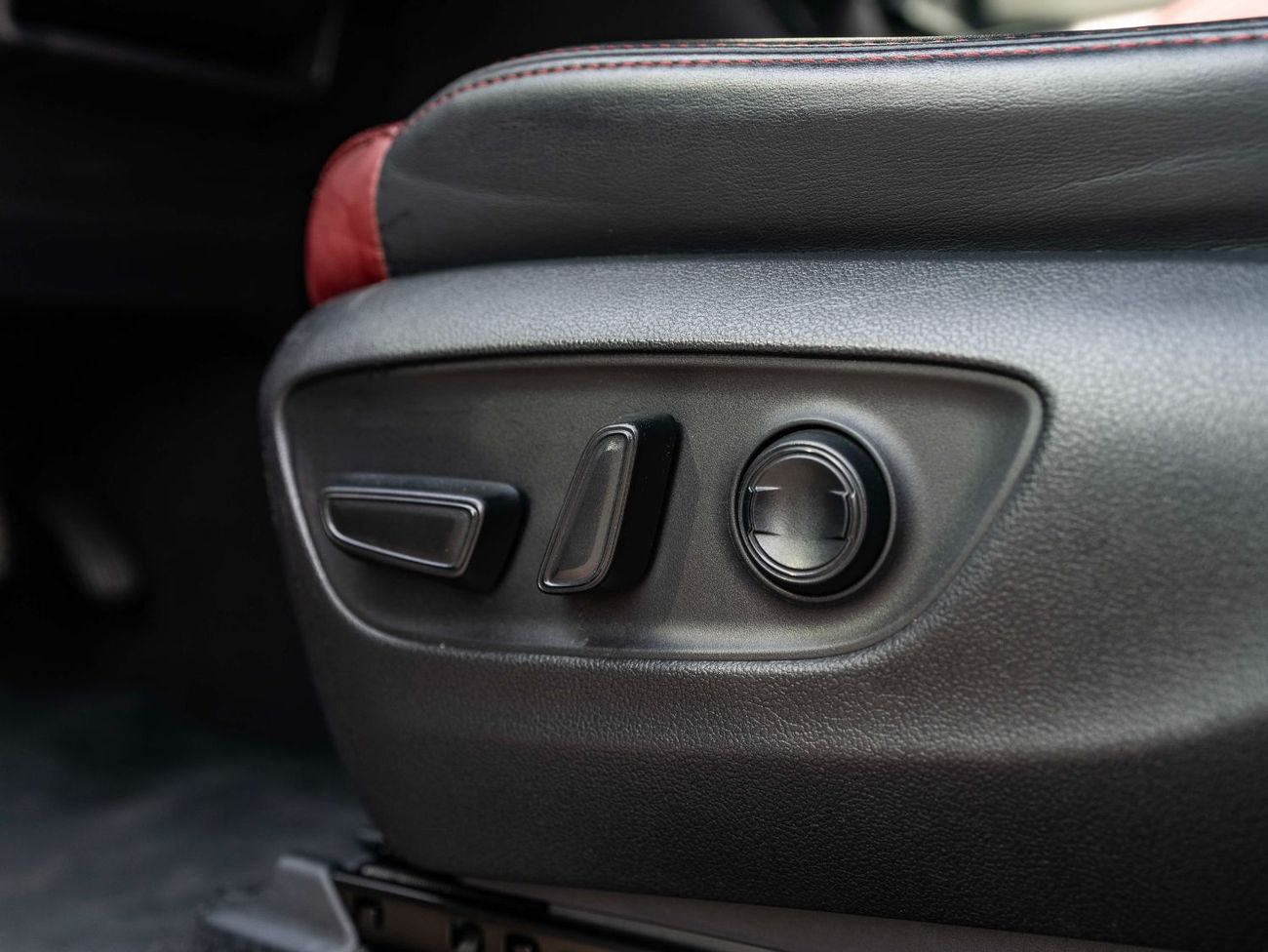 Toyota Land Cruiser GR-S 3.3L