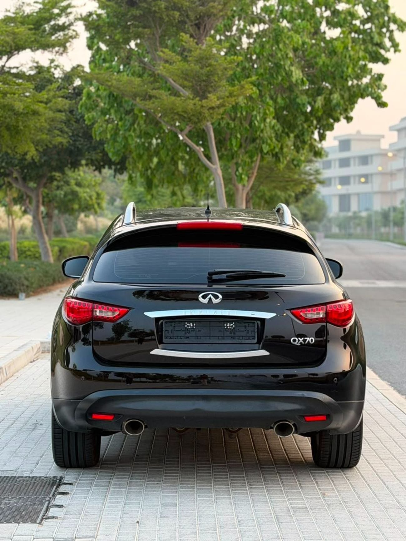 Infiniti QX70 LUXURY