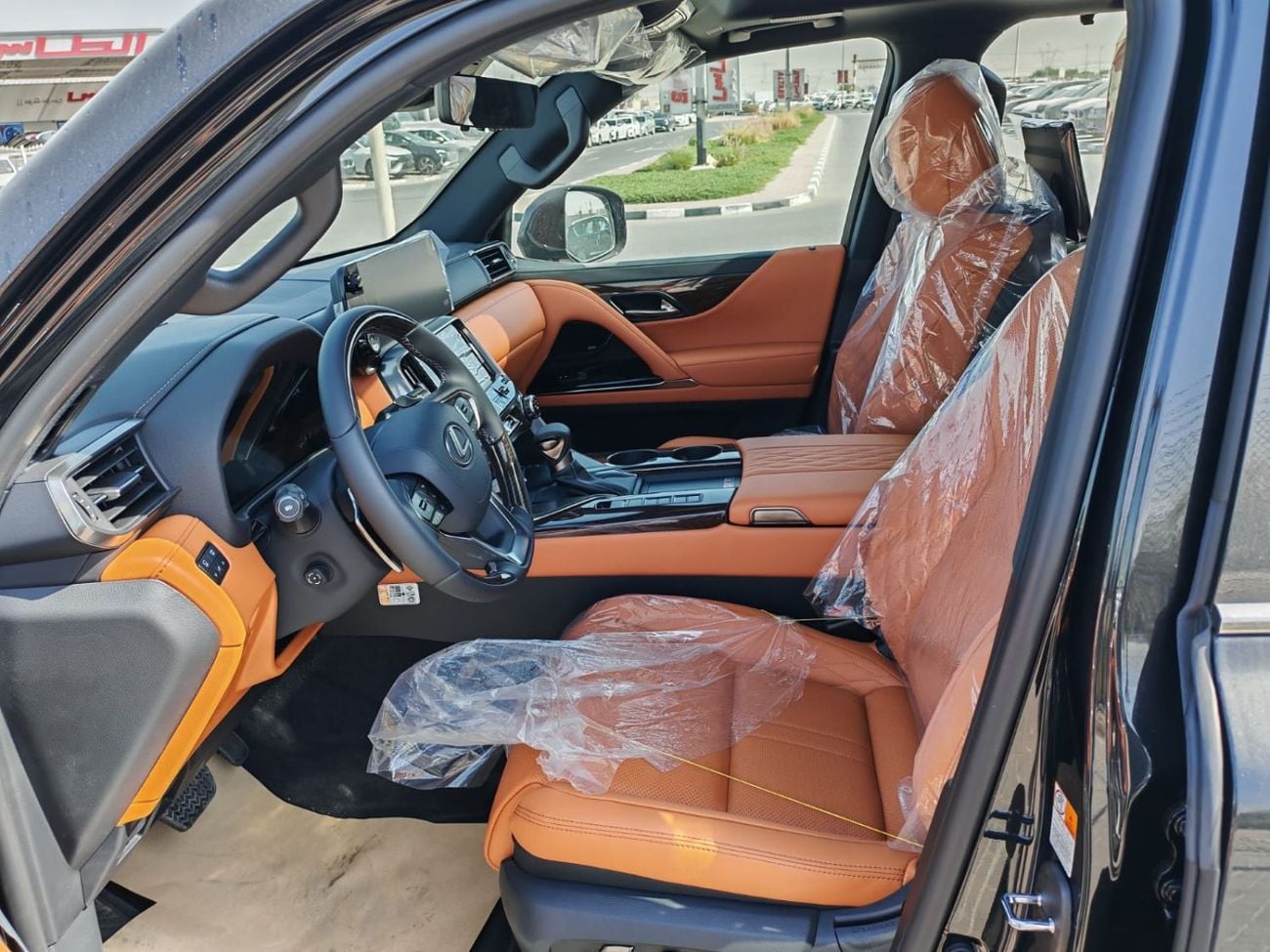 لكزس LX 600 VIP لكزس LX600 VIP موديل 2026 (4 مقاعد) محرك بنزين V6 ثنائي التيربو سعة 3.5 لتر، ناقل حركة أوتوماتيكي، د