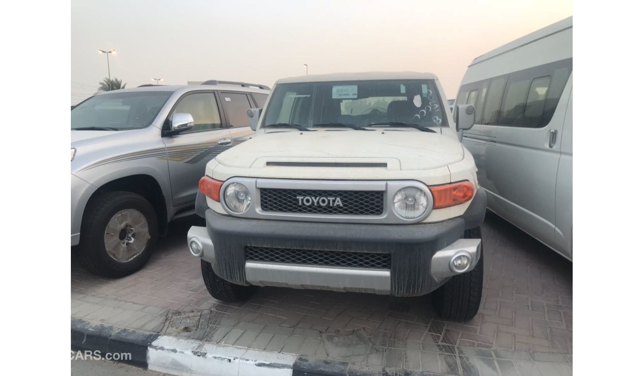 Toyota FJ Cruiser FULL OPTION