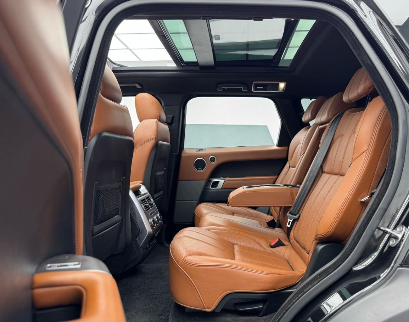 لاند روفر رينج روفر سبورت HSE 3.0L (340 HP) 2016 Range Rover Sport HSE V6, Service History, Excellent Condition, GCC