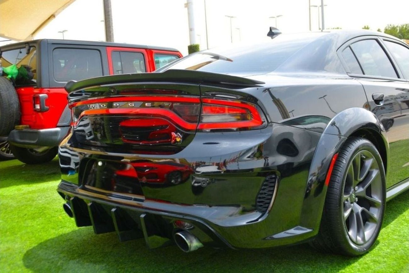 Dodge Charger SRT 392 SRT -SCAT BACK-6.4L--FULL OPTION-SUN ROOF -RADAR -AIR BAGS/