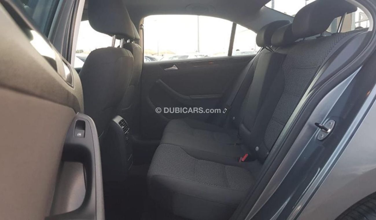 Volkswagen Jetta Volex wagan Getta model 2015 GCC car prefect condition full option low mileage