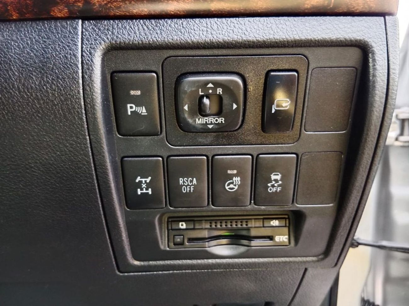 تويوتا لاند كروزر TOYOTA LAND CRUISER RIGHT HAND DRIVE (PM1450)