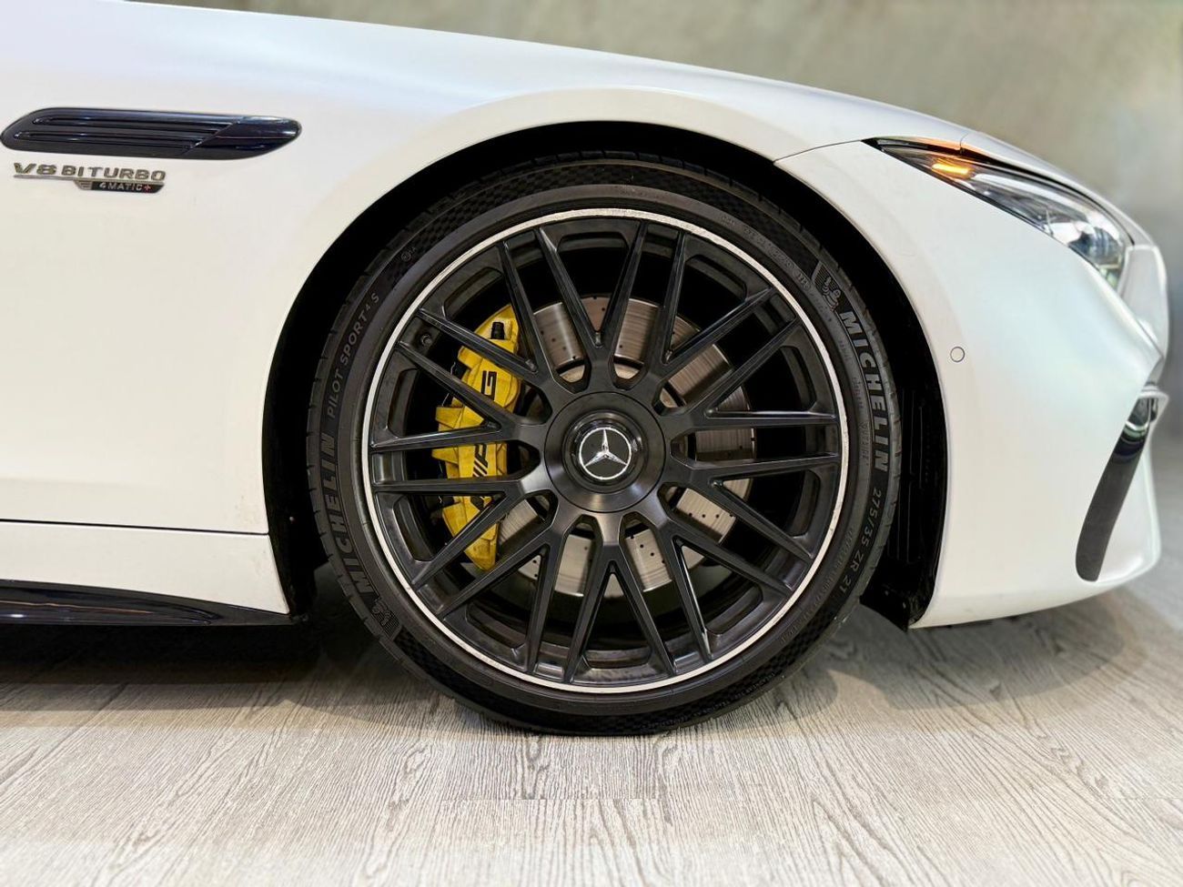 مرسيدس بنز SL 63 AMG Roadster SE Performance