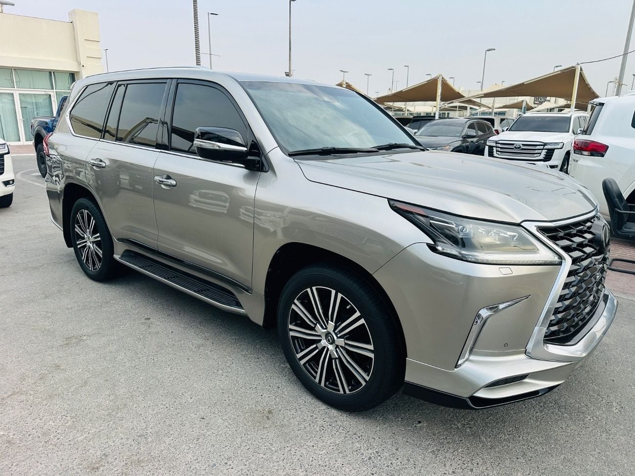 Lexus LX570 SIGNATURE