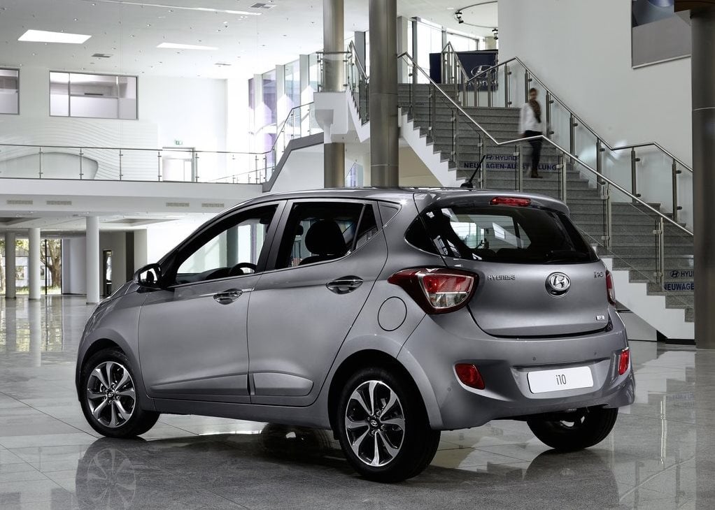 هيونداي جراند i10 exterior - Rear Right Angled