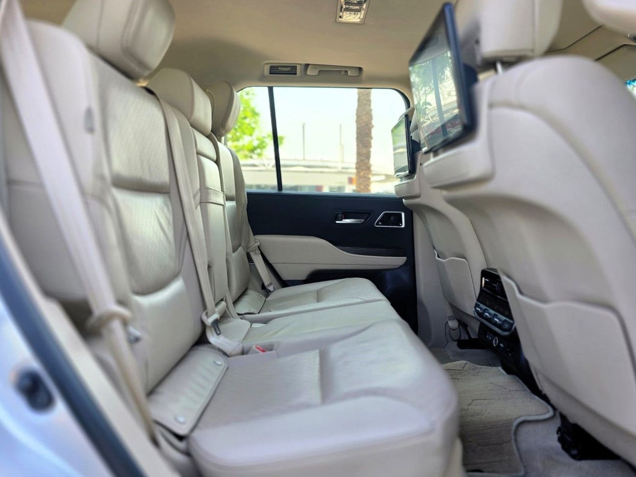 Toyota Land Cruiser VXR 4.0L FULL OPTION 2023 GCC AL FUTTAIM SINGLE OWNER IN MINT CONDITION