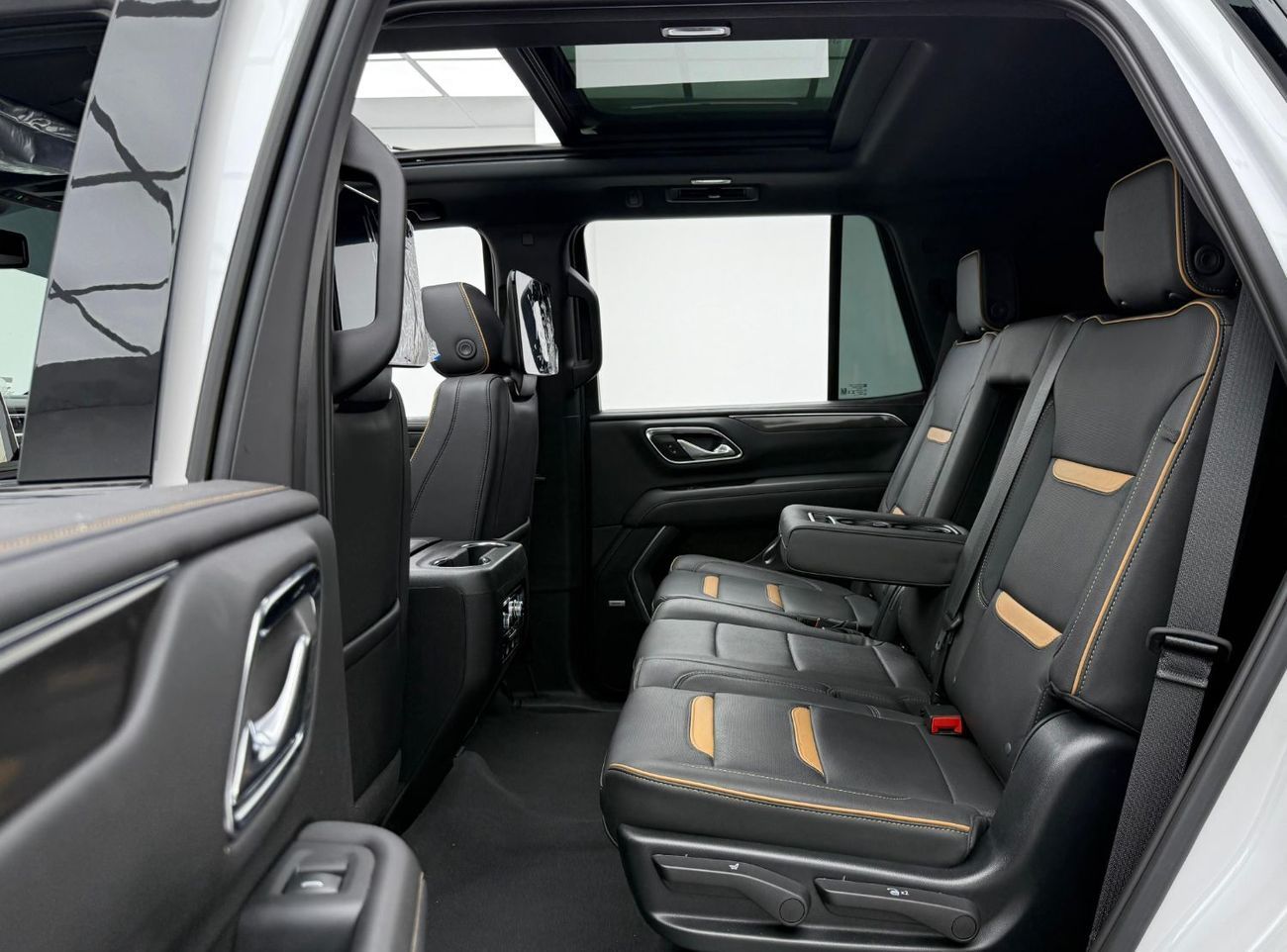 GMC Yukon  2023 GMC Yukon AT4, 2027 GMC Warranty, Full GMC Service History, Very Low Km, 7 Seater, GCC