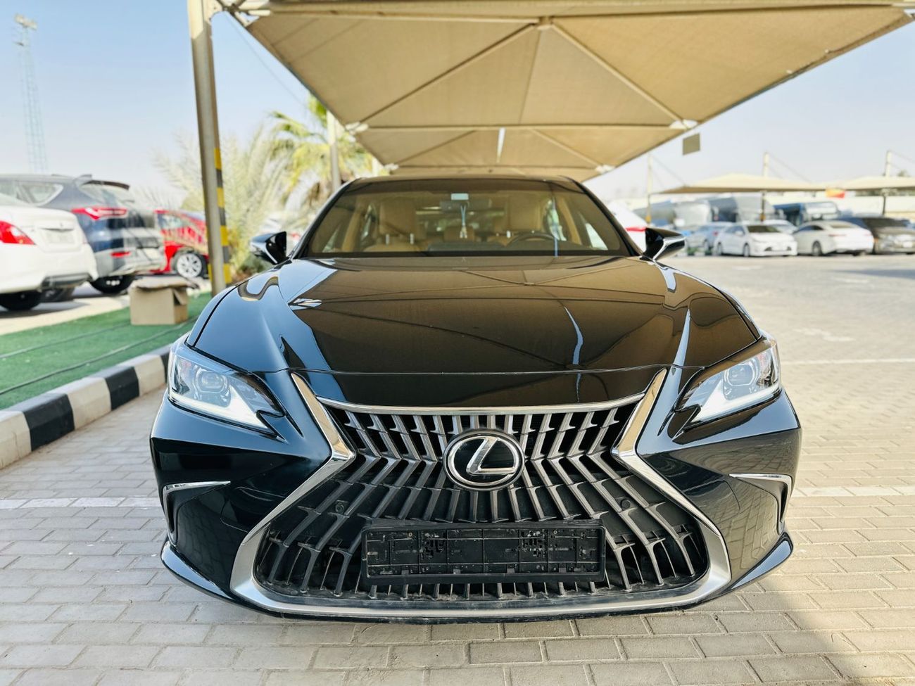 Lexus ES300h 2023 Lexus ES 300H - Black inside Brown